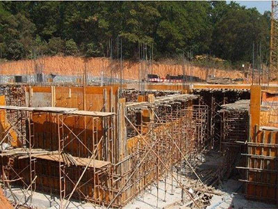 豪华别墅用建筑模板多少钱一平方？